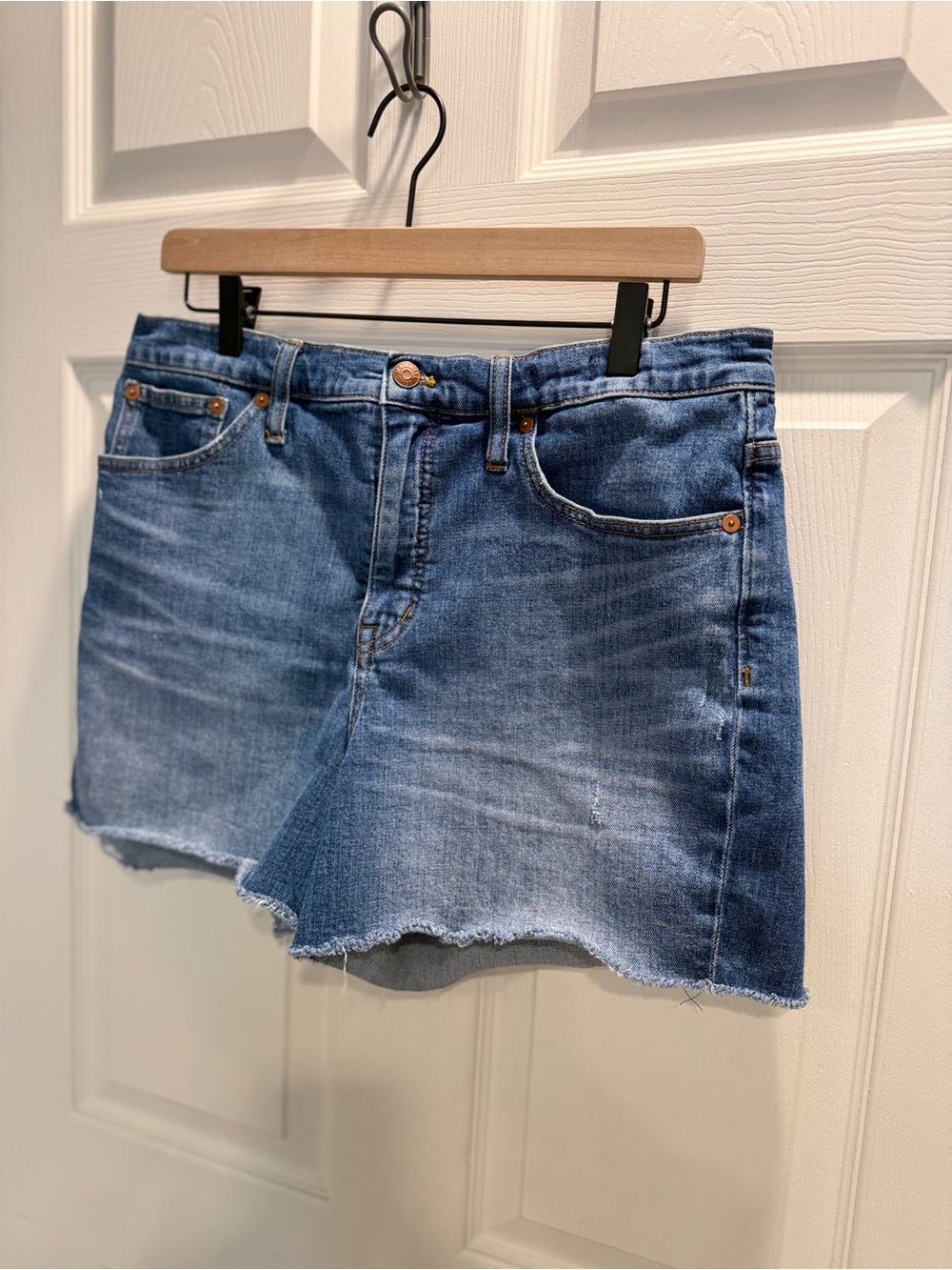 Madewell High Rise Denim Shorts Size 31 Blue Wash Raw Hem Cutoff Jean Shorts - Picture 3 of 10